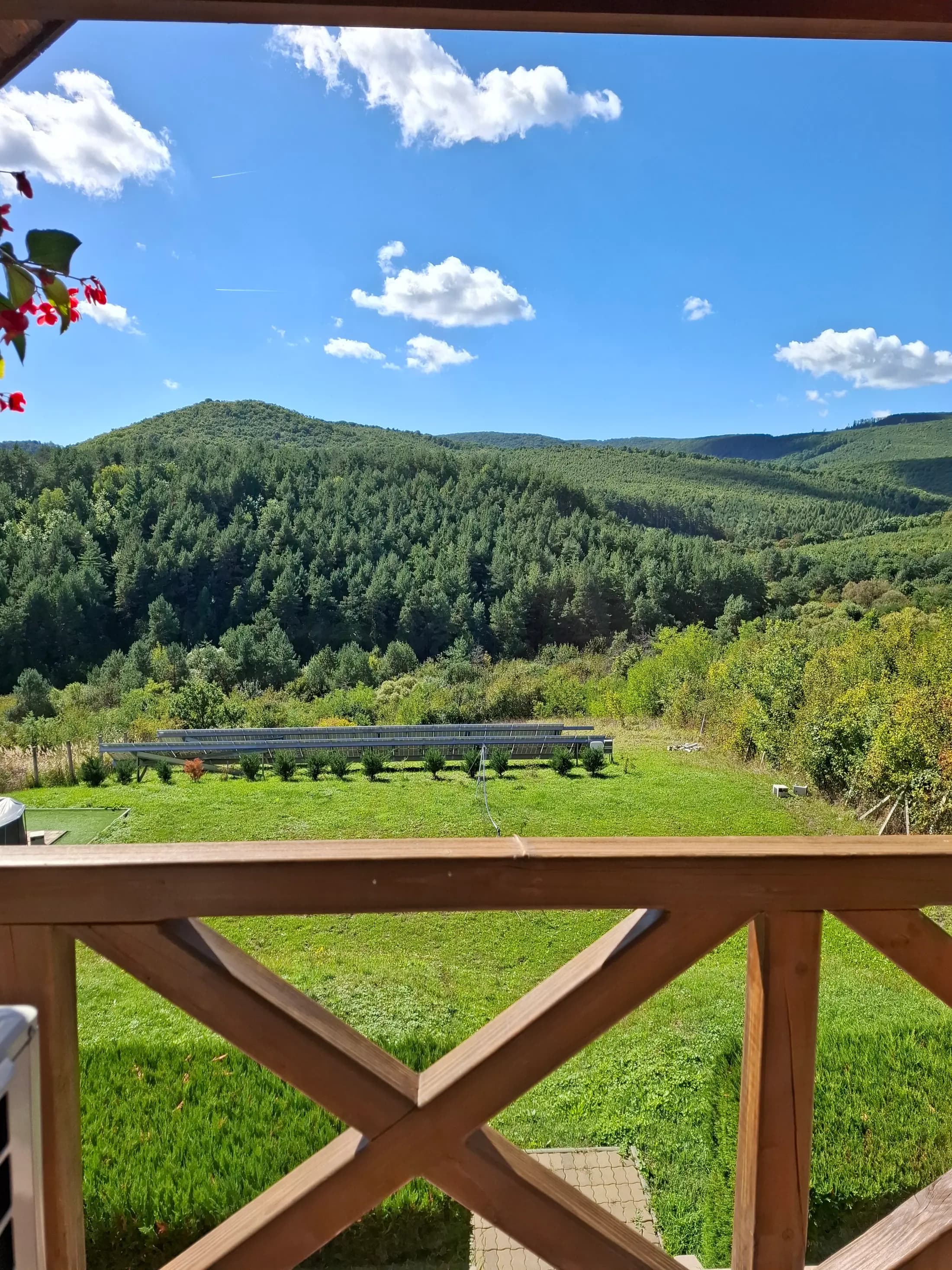 A hátsó erkélyről nyíló panoráma 1